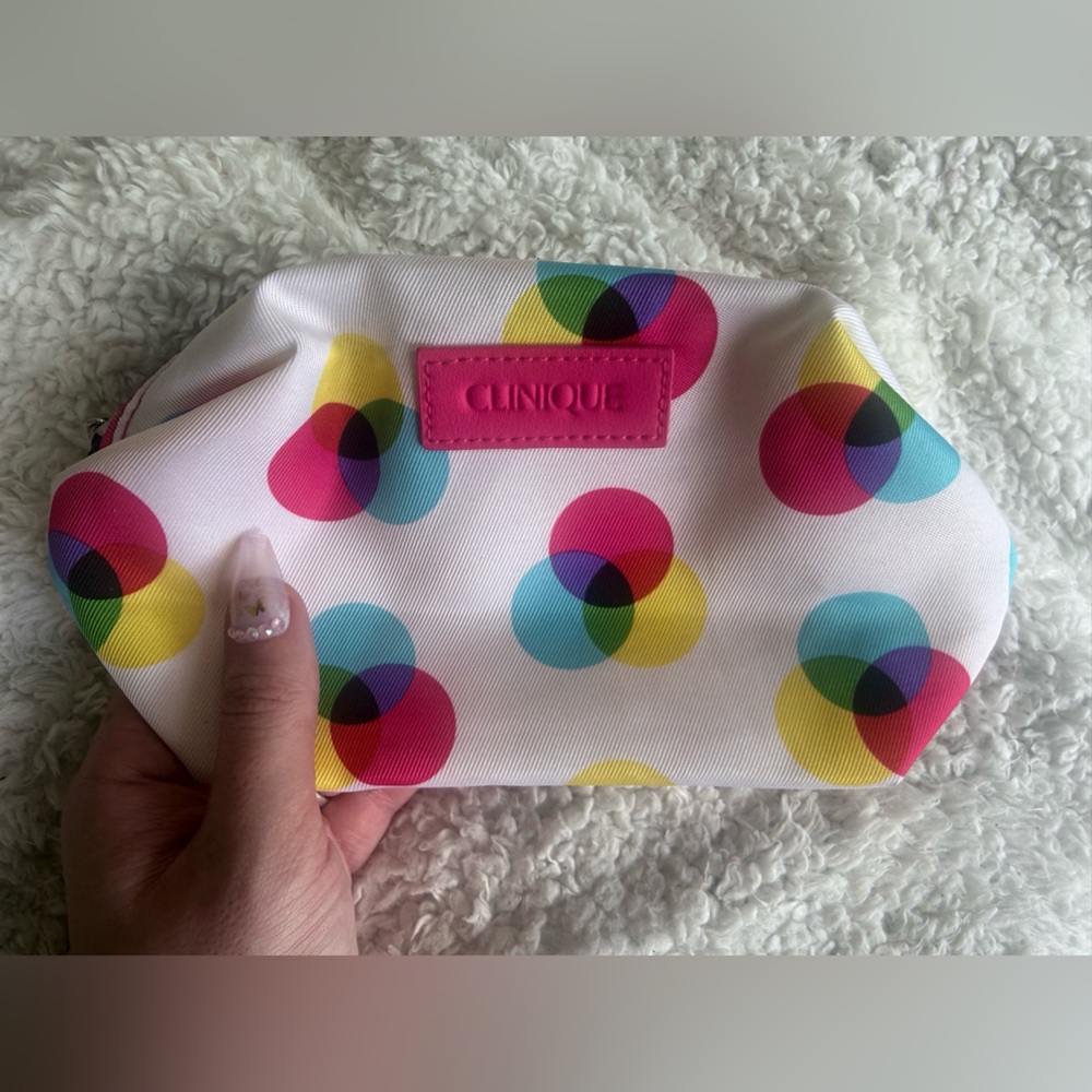 $15 NWOT Clinique Small / Medium Sized Multi Color Makeup Bag